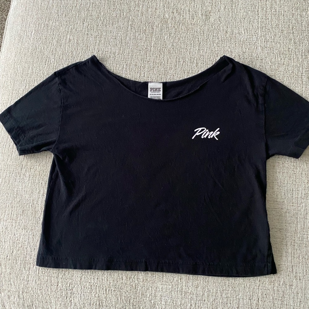 Pink oversized cropped t shirt. Black size XS